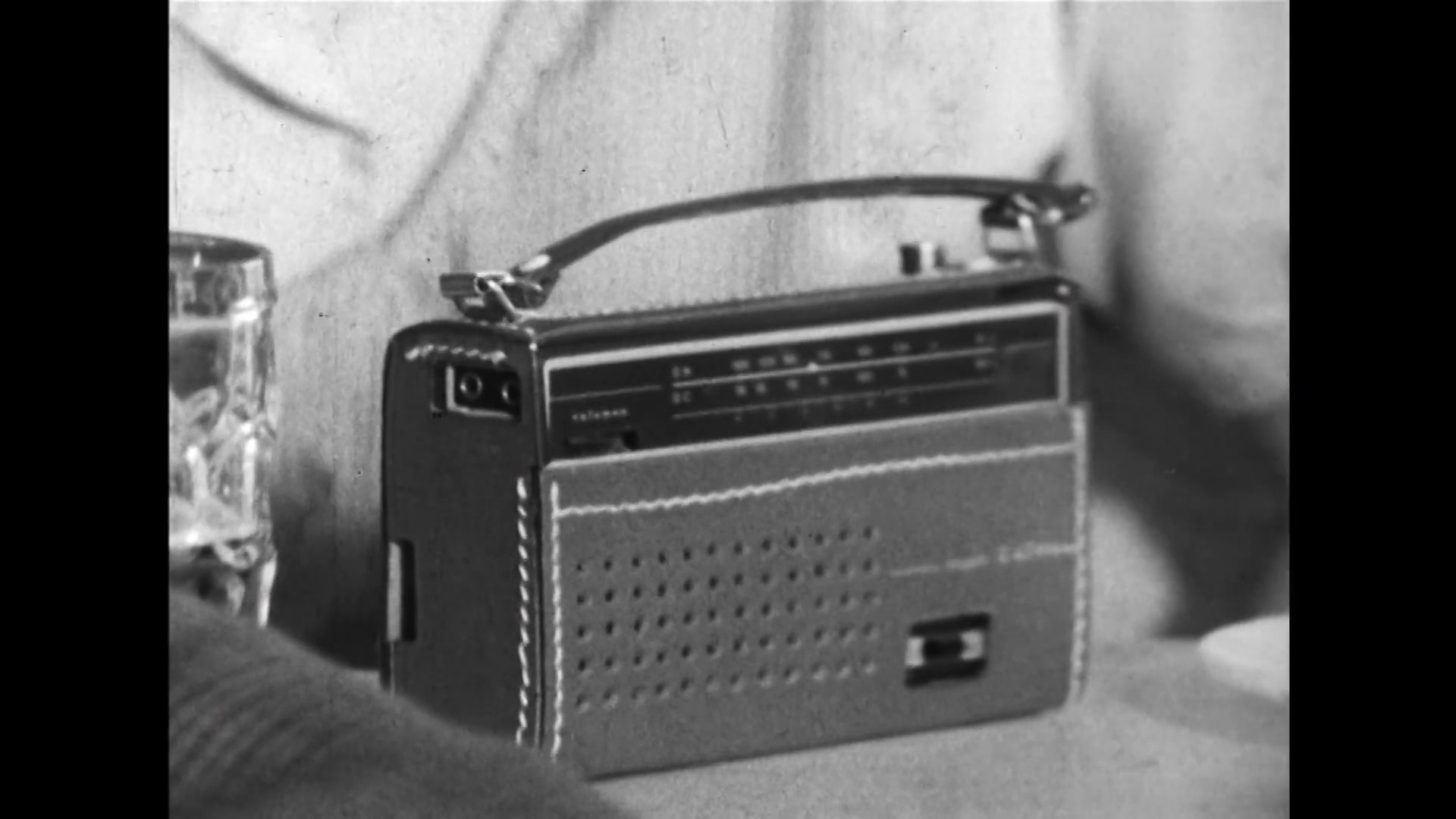 Somos lo que escuchamos. 100 años de la historia de la radio.