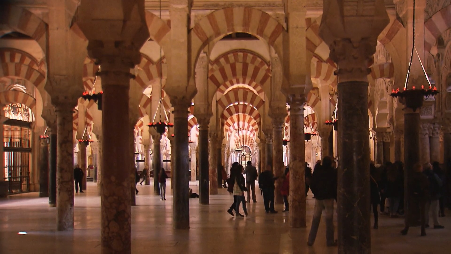 La Mezquita de Córdoba: lecturas epigráficas en el contexto urbano