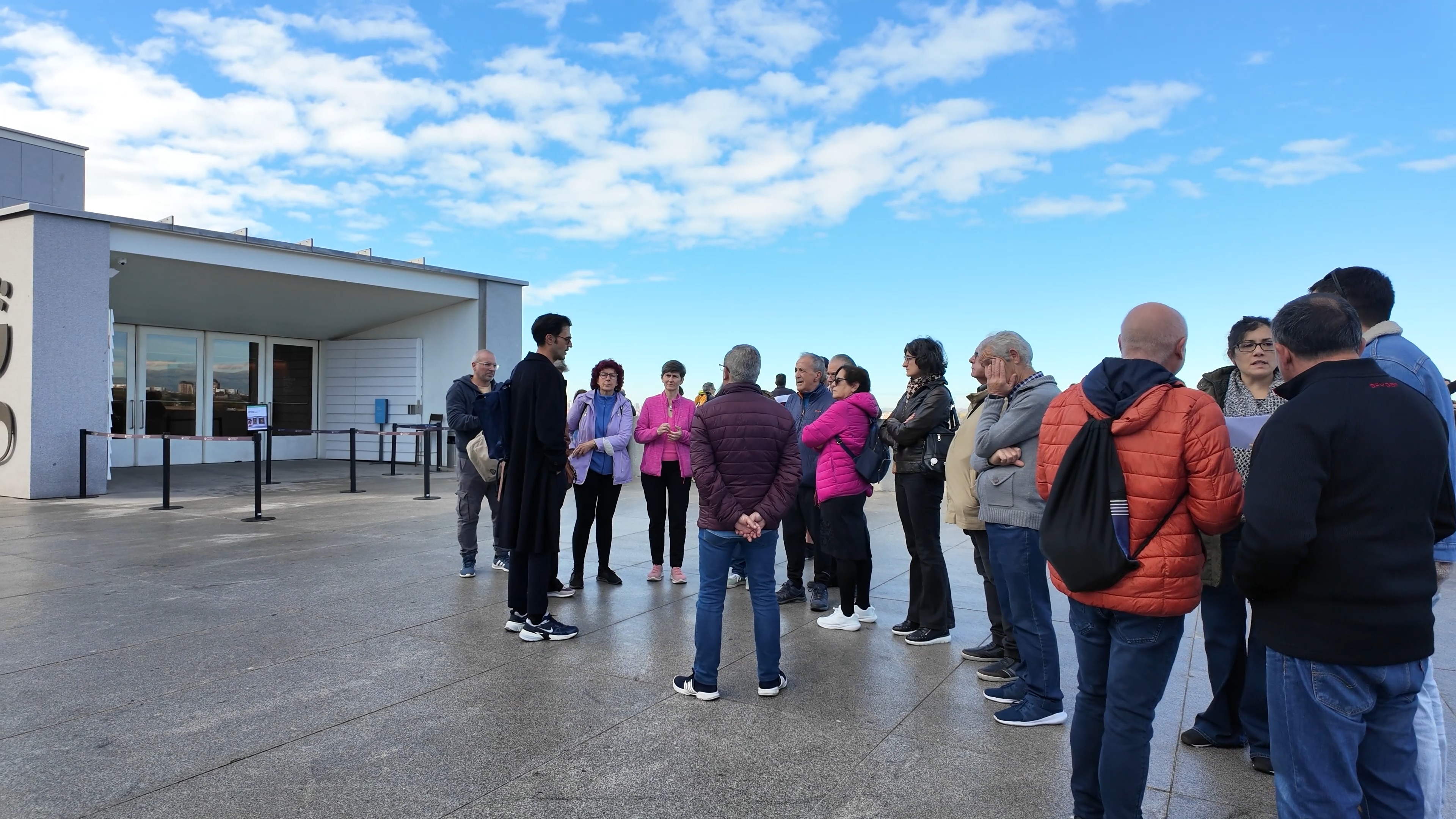 RESUMEN DE REDES: Paseo histórico y arquitectónico por el río Manzanares