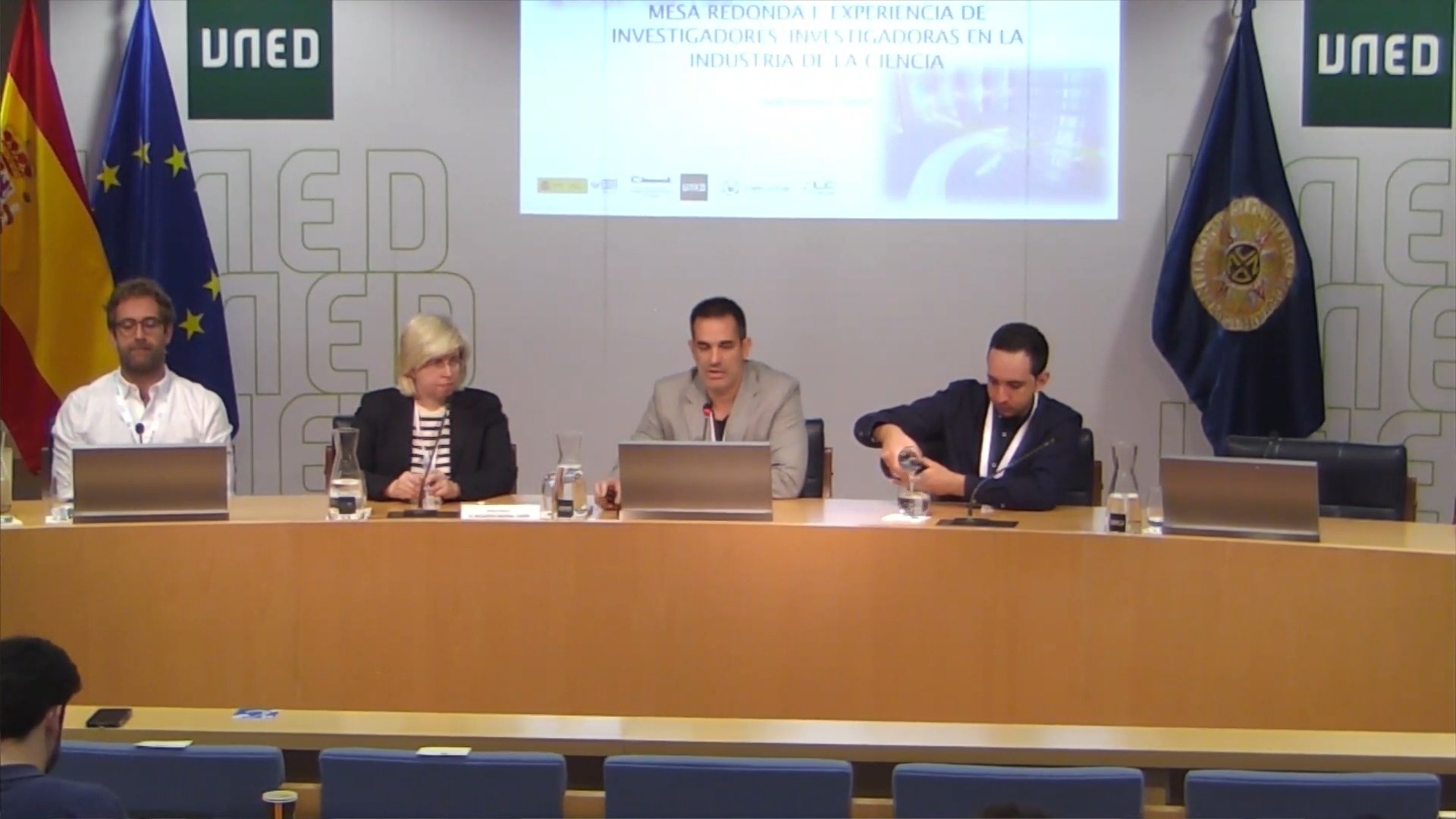 Mesa redonda I: Experiencia de investigadores en la Industria de la Ciencia