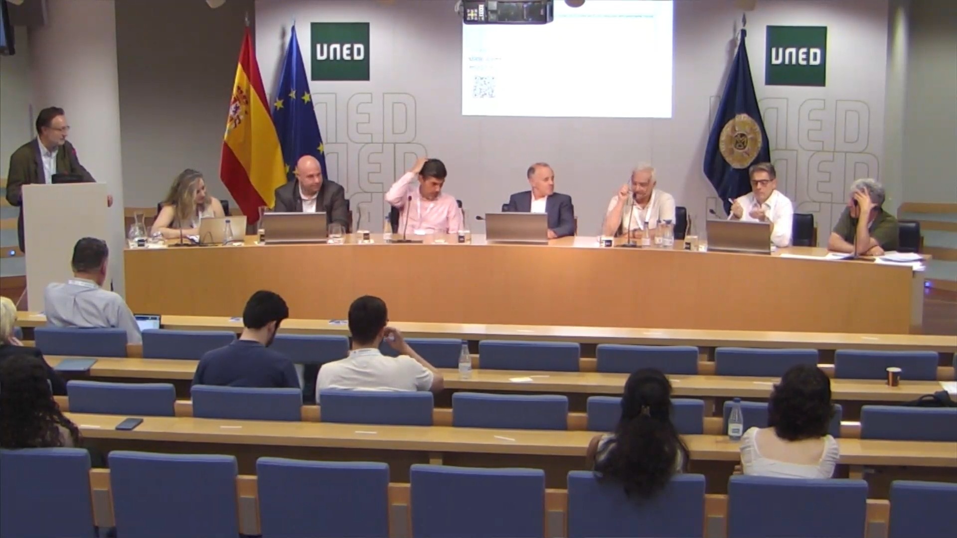Mesa redonda III: Oportunidades en el sector público y centros de investigación