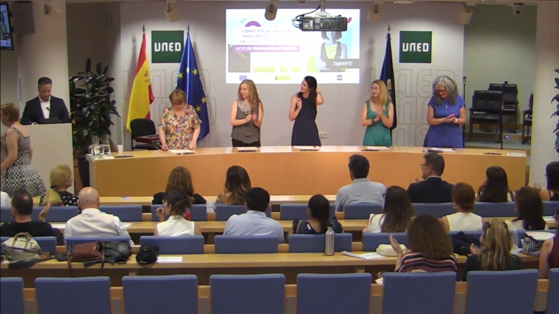 Acto de graduación de la segunda edición del curso Competencias digitales para profesionales de la cultura y la creación