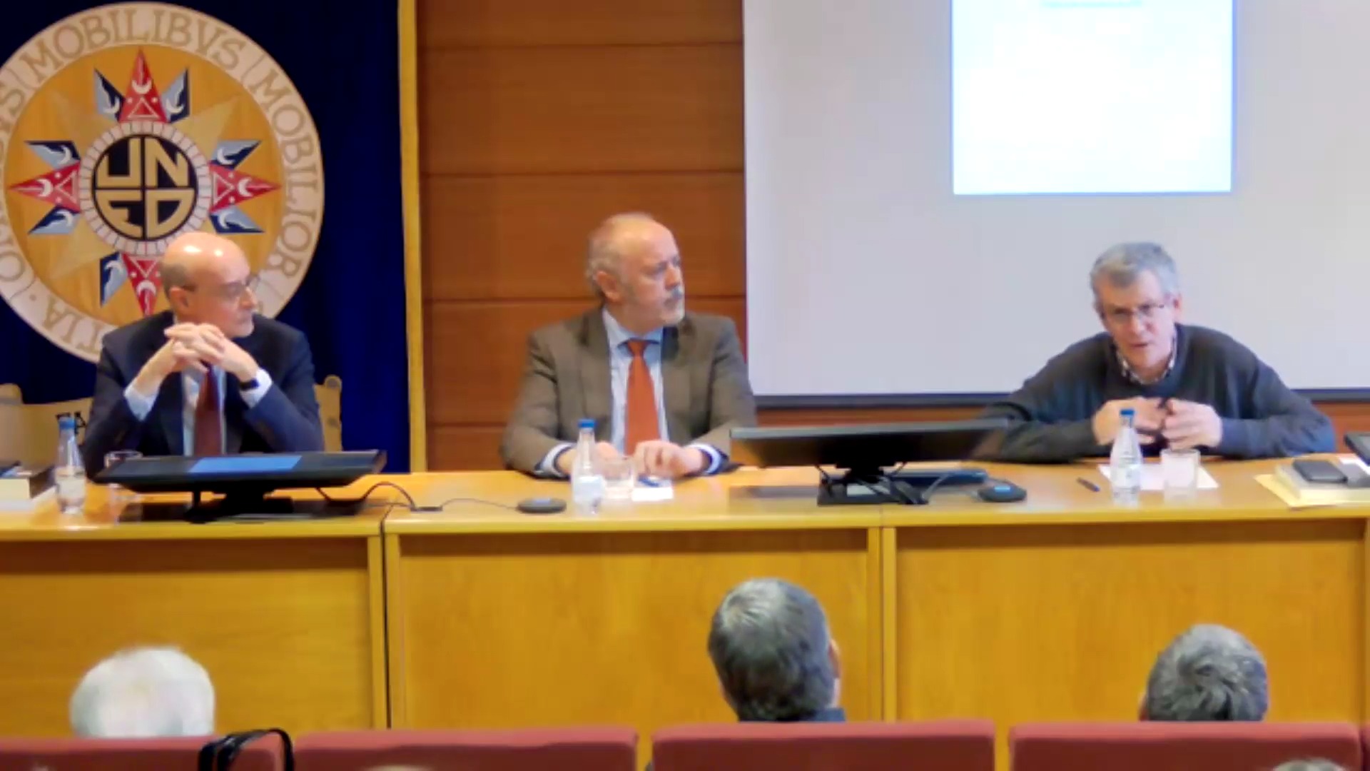 Un homenaje y treinta números de una revista