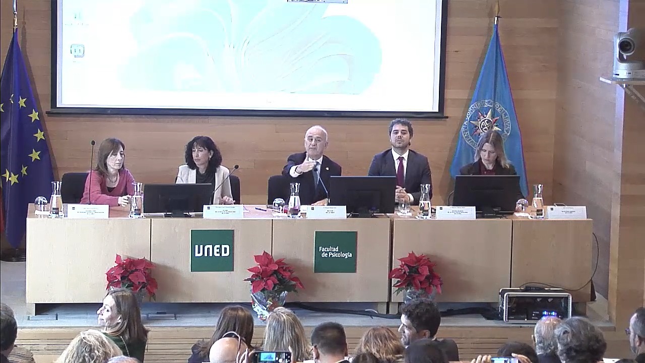 Toma de posesión de la decana de la Facultad de Psicología