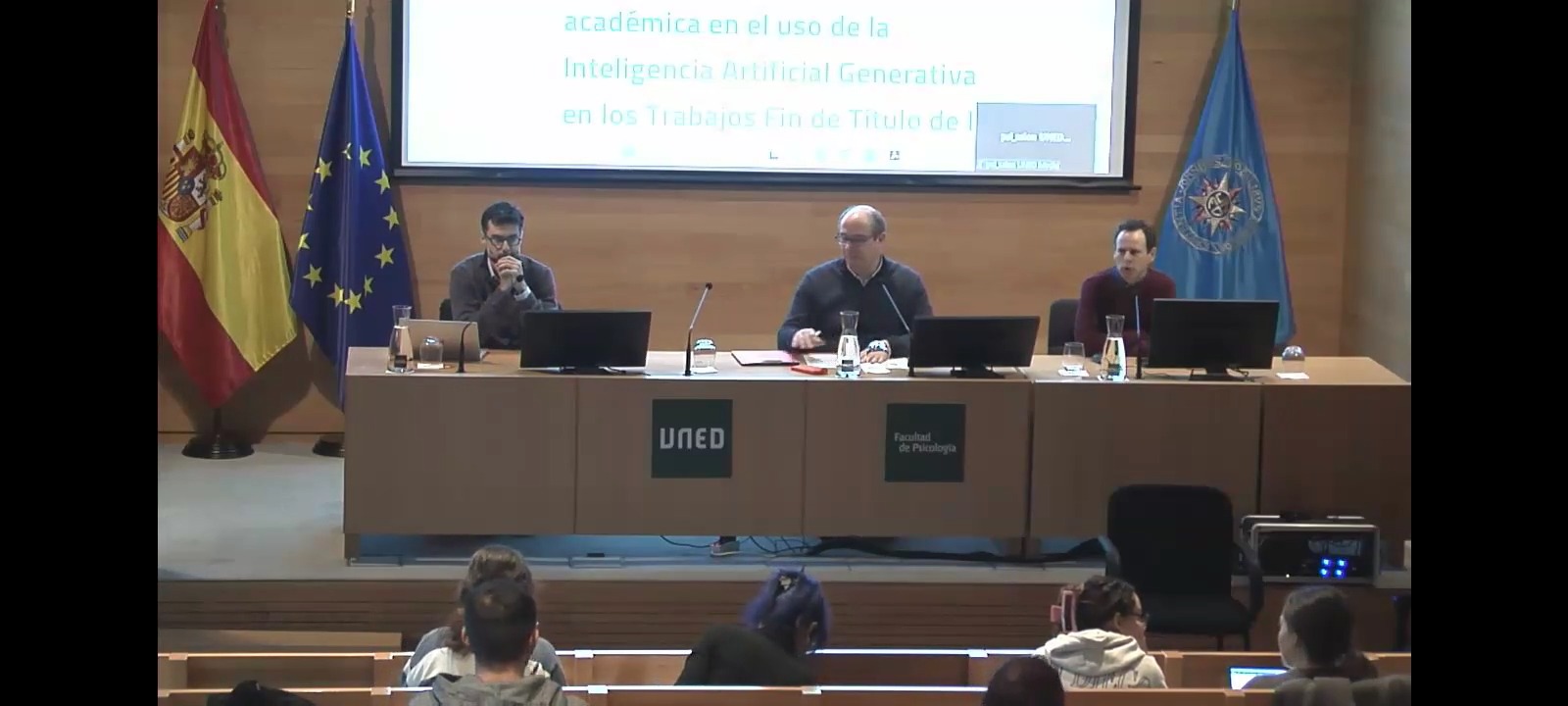 Tercera mesa: “El uso de la IAG en el TFG y el afrontamiento del TFG través de la voz de la experiencia”