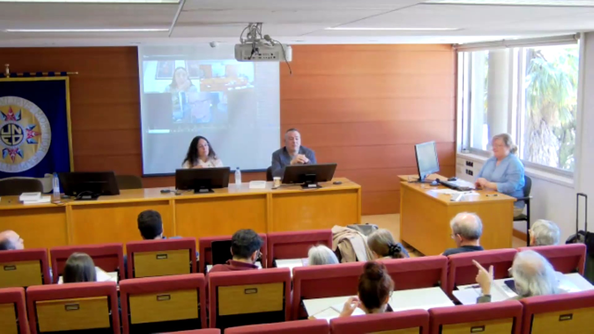 Mesa redonda: La figura del médico en la sociedad