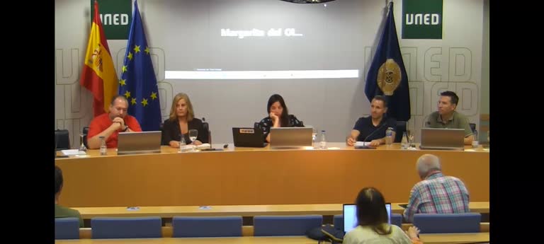 Turno de preguntas de la mesa redonda: Innovación en educación y ciencia en abierto en la UNED
