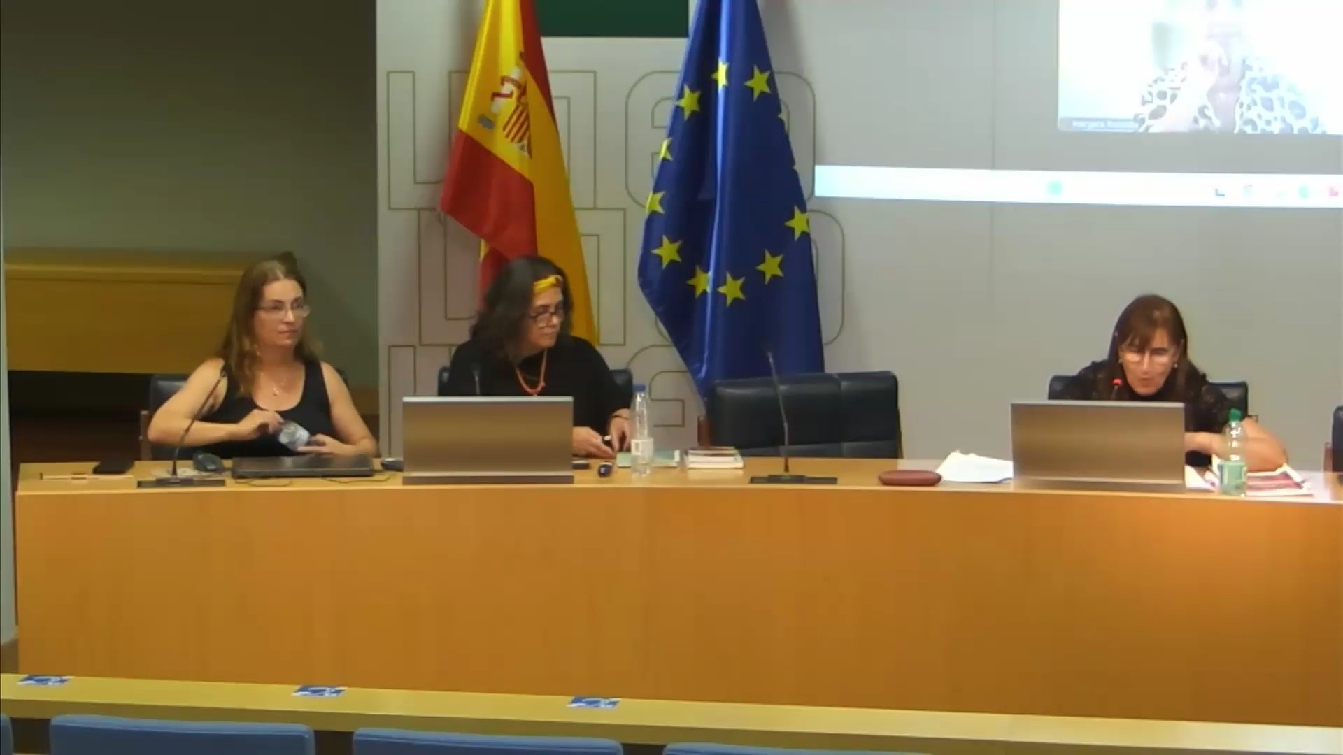 Mesa de debate  Memórias  Plurais e  resistências