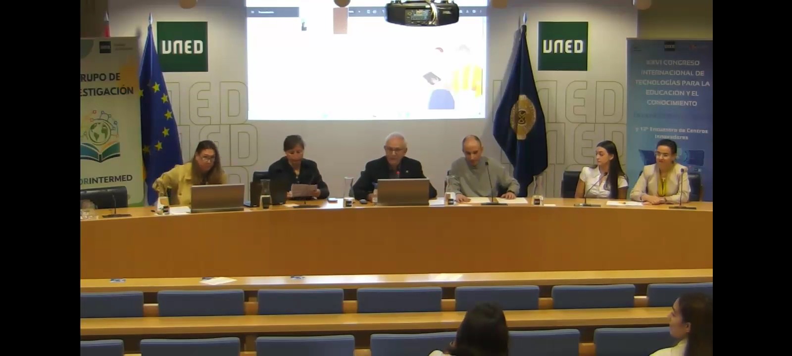 Panel de comunicaciones-3 - Centros innovadores, buenas prácticas, experiencias, estudios...