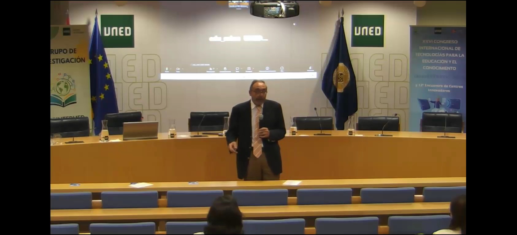 Preguntas, comentarios y seminario / debate