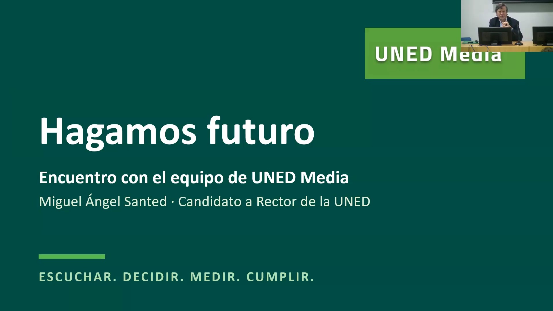Encuentro en la Facultad de Educación con Miguel Ángel Santed